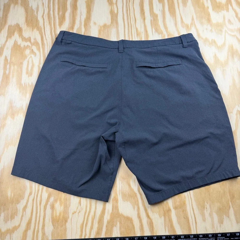 Lululemon Commission Golf Shorts Mens 36 Gray Grid Pattern 9 Inch Inseam
